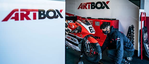 Reparación de motos. Mecánica, fibra y pintura - ARTBOX